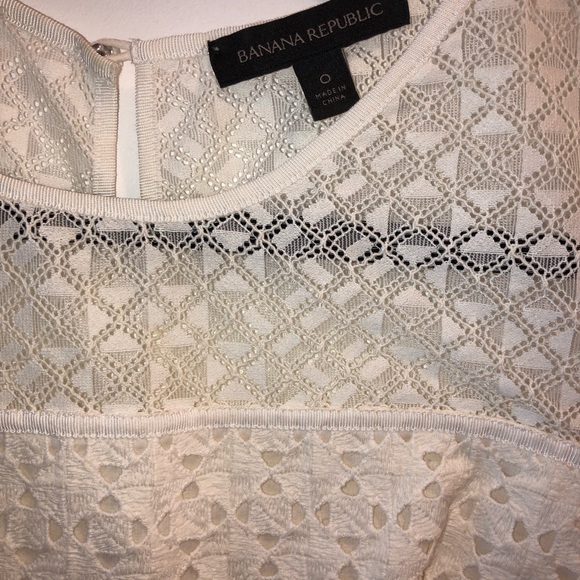 Banana Republic eyelet and lace dress - Picture 3 of 3